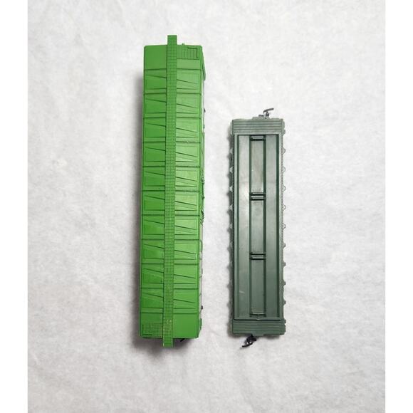 HO Scale 7" Burlington Northern Box Car & 5.7" Western Maryland Flat Car Lot - Picture 3 of 6